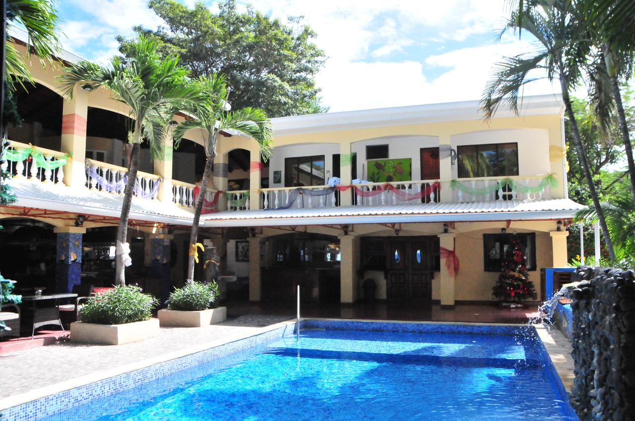 El Velero Hotel